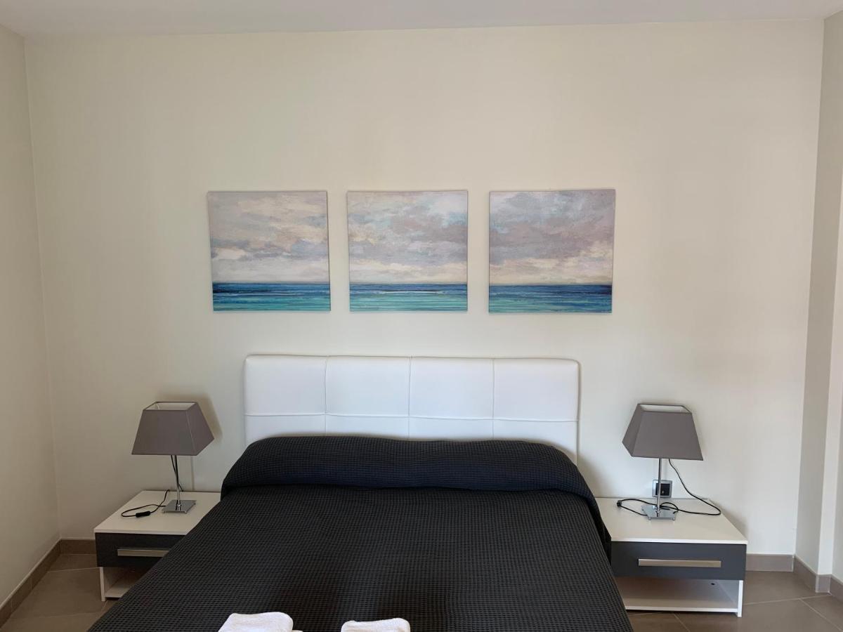 Apartaments Lamoga- Spai Torredembarra Bagian luar foto